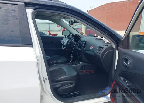 2020 Jeep Compass Trailhawk 4X4 из США, поврежденный, VIN 3C4NJDDB8LT163069